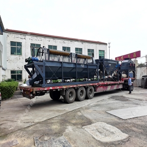 大型无轴托辊滚筒筛分(fēn)机 双齿辊破碎机设备发往上海